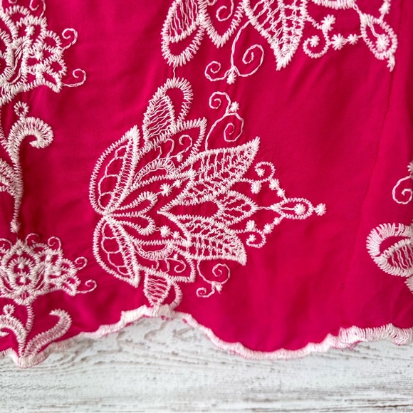 SOLITAIRE Anthropologie Embroidered Floral Boxy Cropped Trumpet Sleeve Top L - Picture 5 of 8